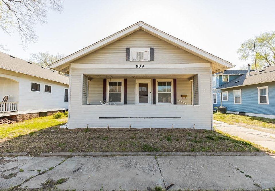 1st image of 909 S 5th St