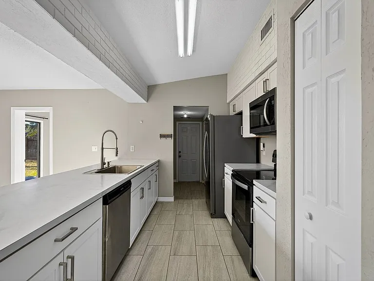 1956 Red Cedar Cir — Photo 14