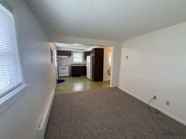 5227 English Ave, Hamilton, NY 13346