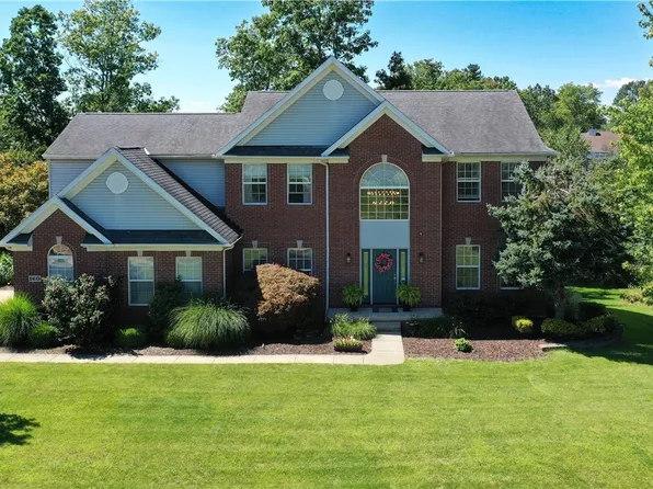 160 Beaumont Trl, Aurora, OH 44202