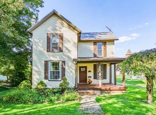 39 S Main St, Thornville, OH 43076