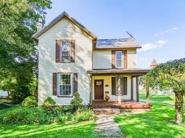 39 S Main St, Thornville, OH 43076