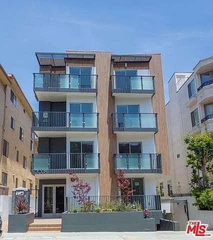 1st image of 2028 S Bentley Ave