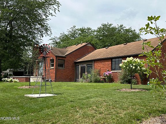 2nd image of 6411 Hilltop Ln