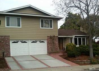 2nd image of 955 Edgecliff Way
