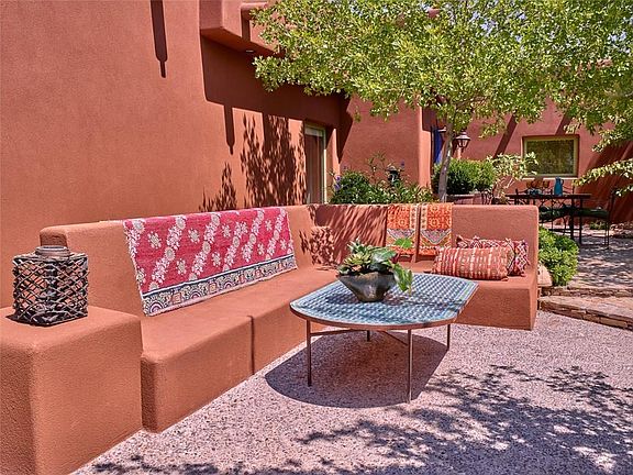 4th image of 5909 Quinta Real Ct