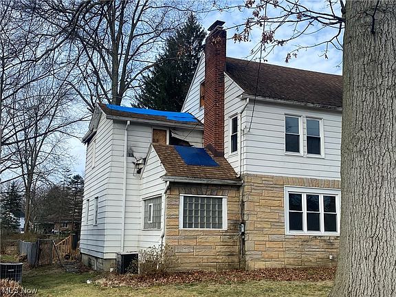 3rd image of 2818 Norwood St