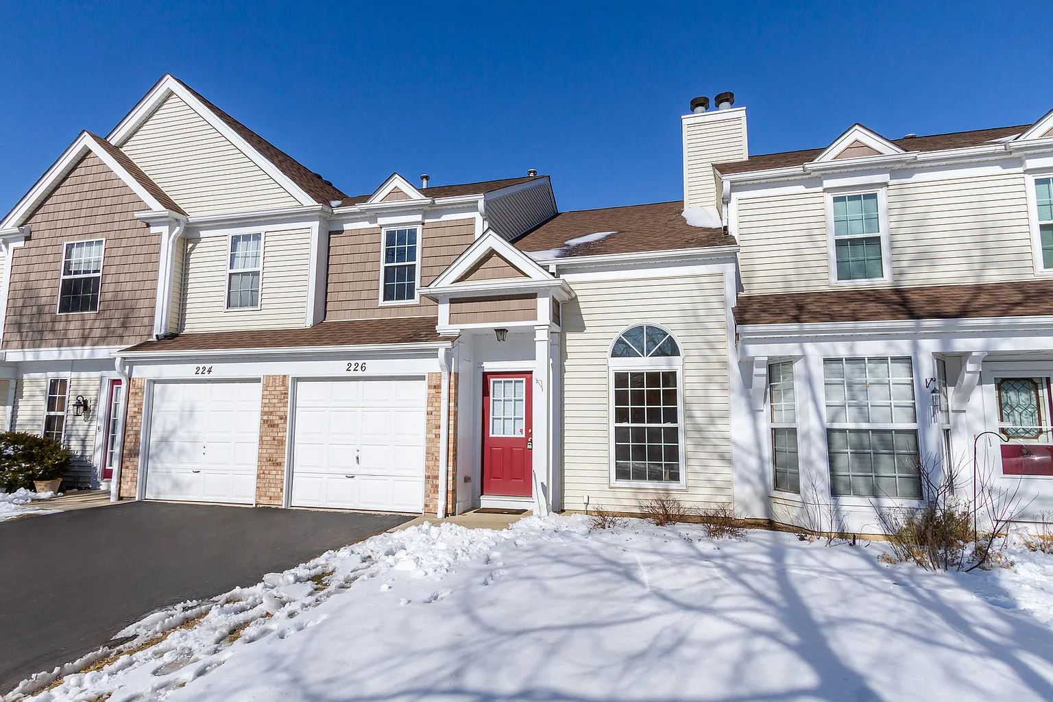 226 E Shag Bark Ln photo 1