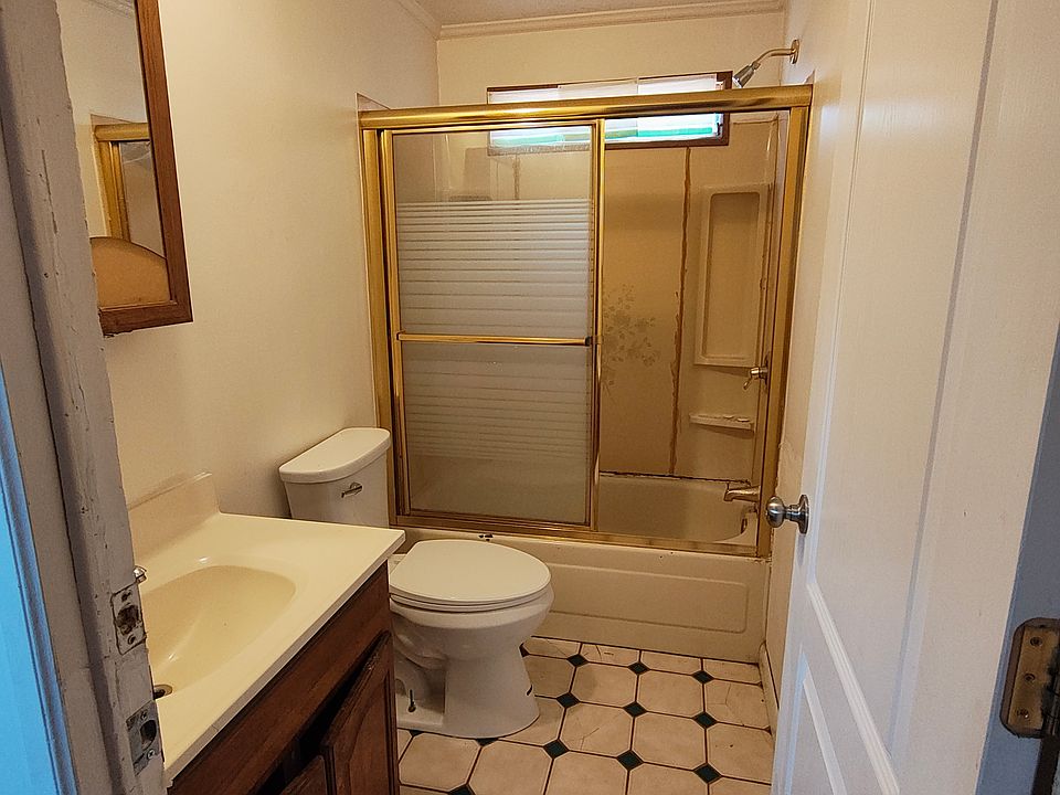 2nd image of 220 E Homer Dr