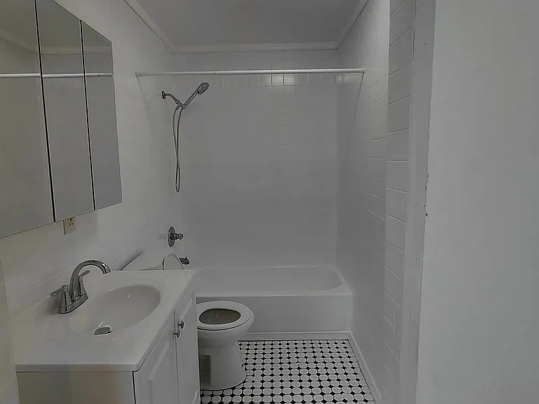 2457 Frankford Ave #2F — Photo 10