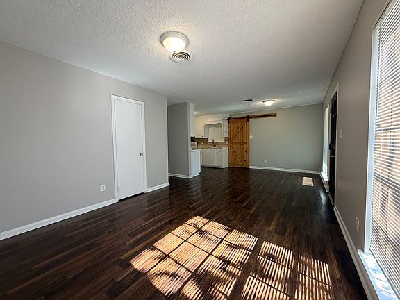 4th image of 7800 W 32nd St