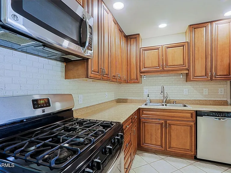 6203 N 12th Pl — Photo 6