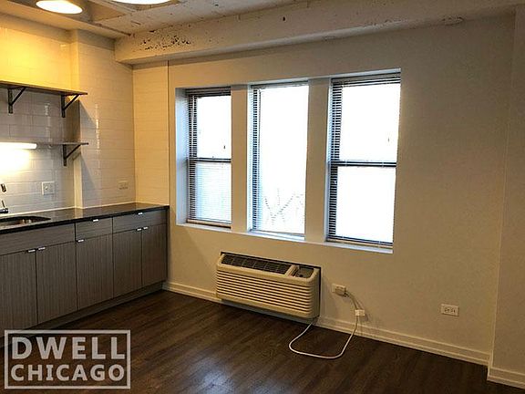 3rd image of 5716 N Winthrop Ave #5718401