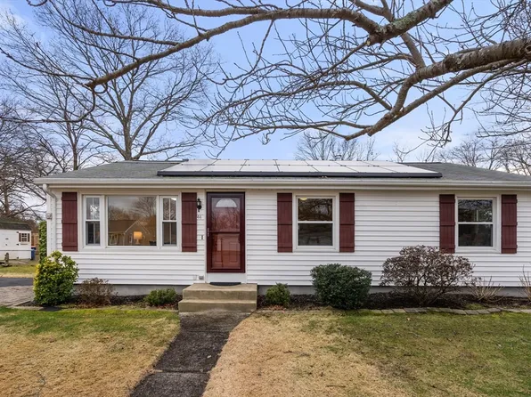 44 Barberry Dr, Seekonk, MA 02771