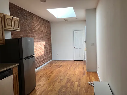 Rented by Friedman Roth Realty | media 14