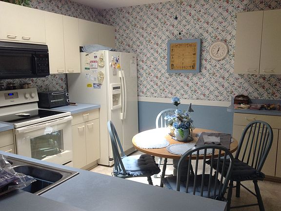 4th image of 1506 Lozano Ave