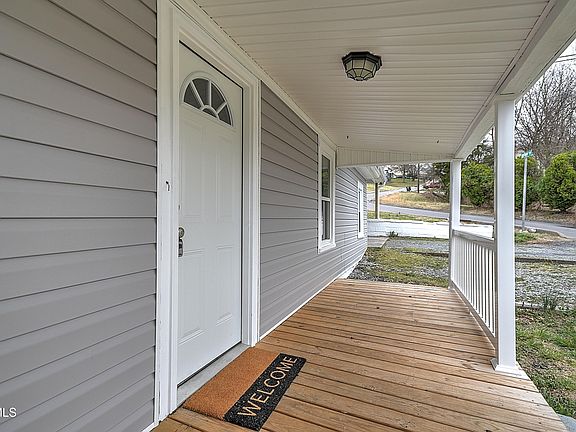5th image of 3801 Reardon Ln