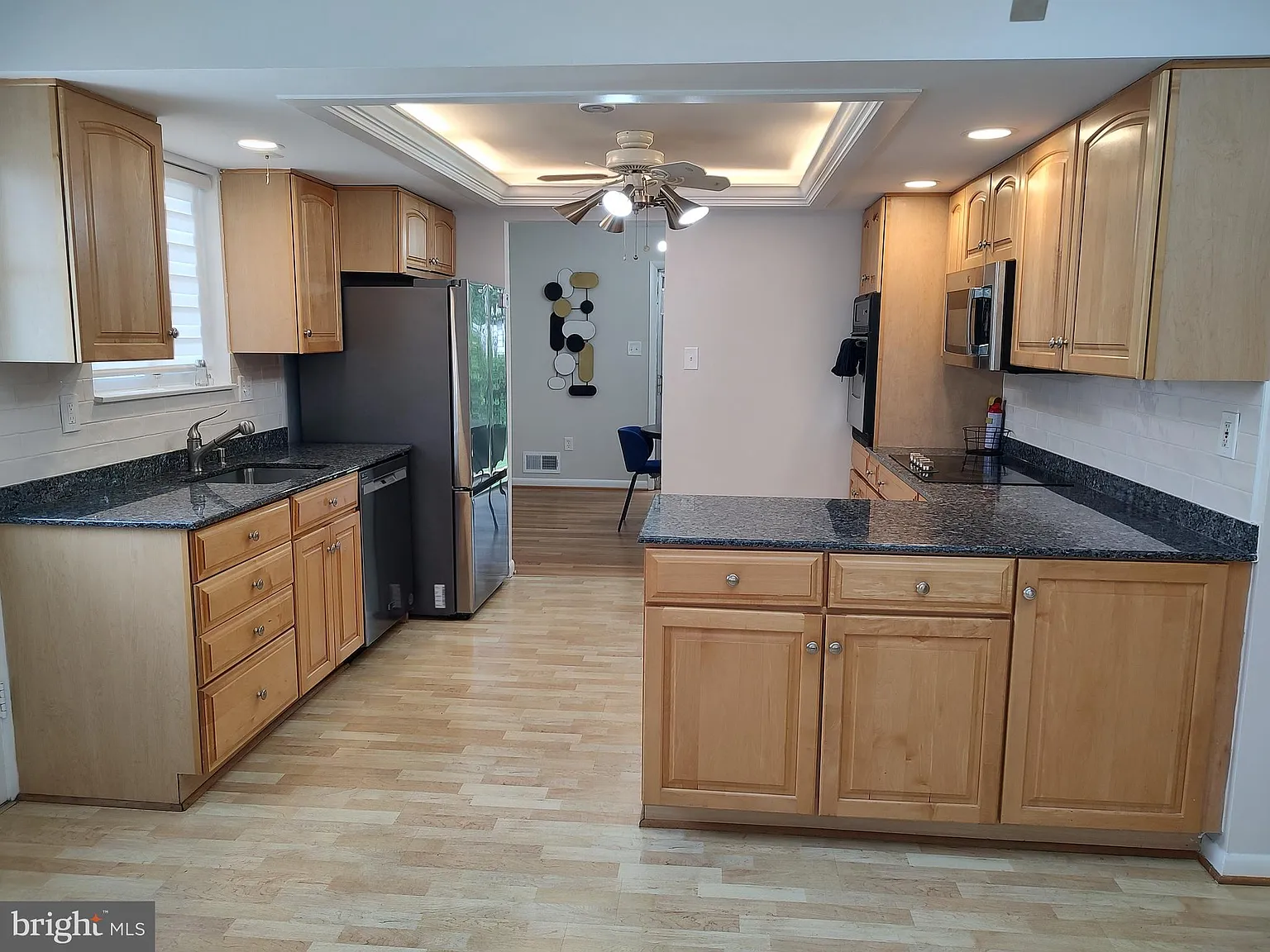 5 bed, 2.5 bath, 2292 sqft, $4,250 — Photo 4