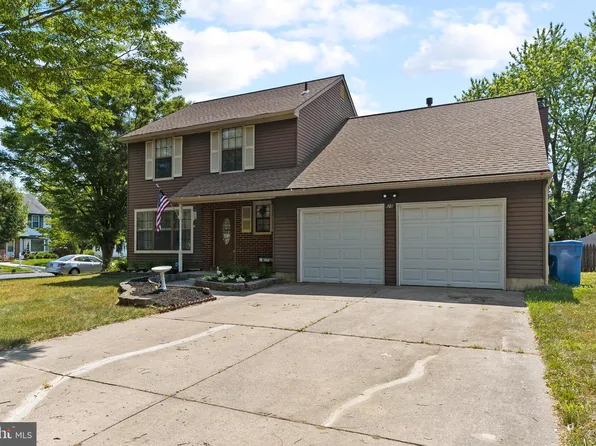 28 Inskeep Ct, Cherry Hill, NJ 08003