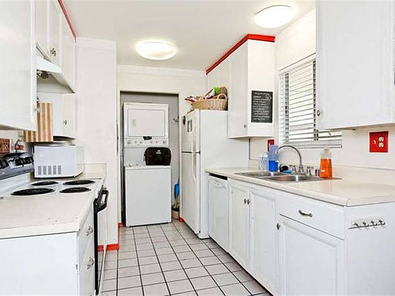 4th image of 229 S Ventura Rd Unit 107