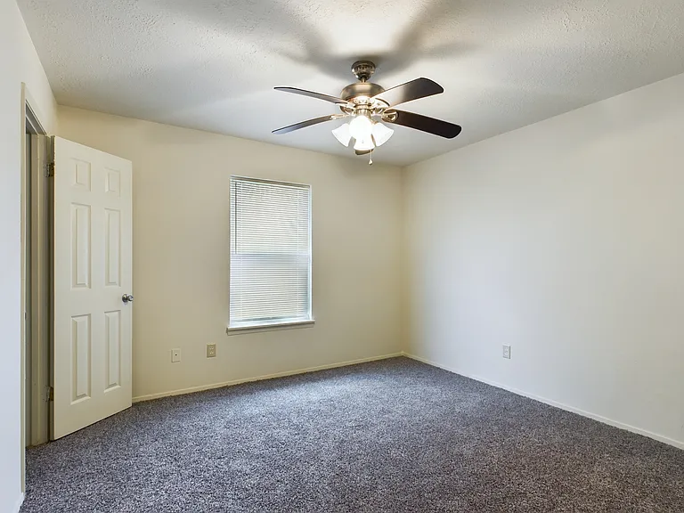 1403 Gramma Ct — Photo 10