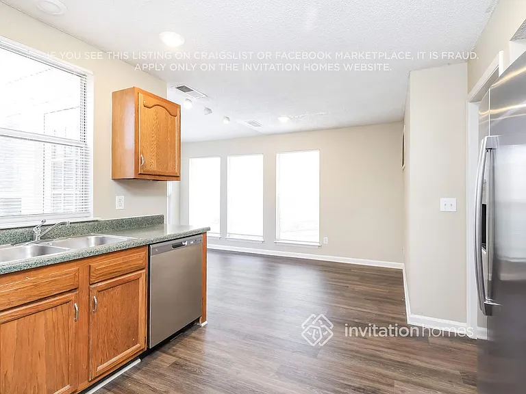 8532 Woodford Bridge Dr — Photo 8