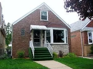 5136 N Normandy Ave photo 1