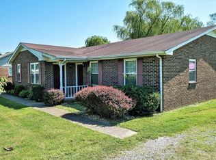 1155 Edgewood Dr, Gallatin, TN 37066