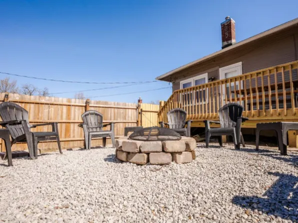 (undisclosed Address), Moline, IL 61265