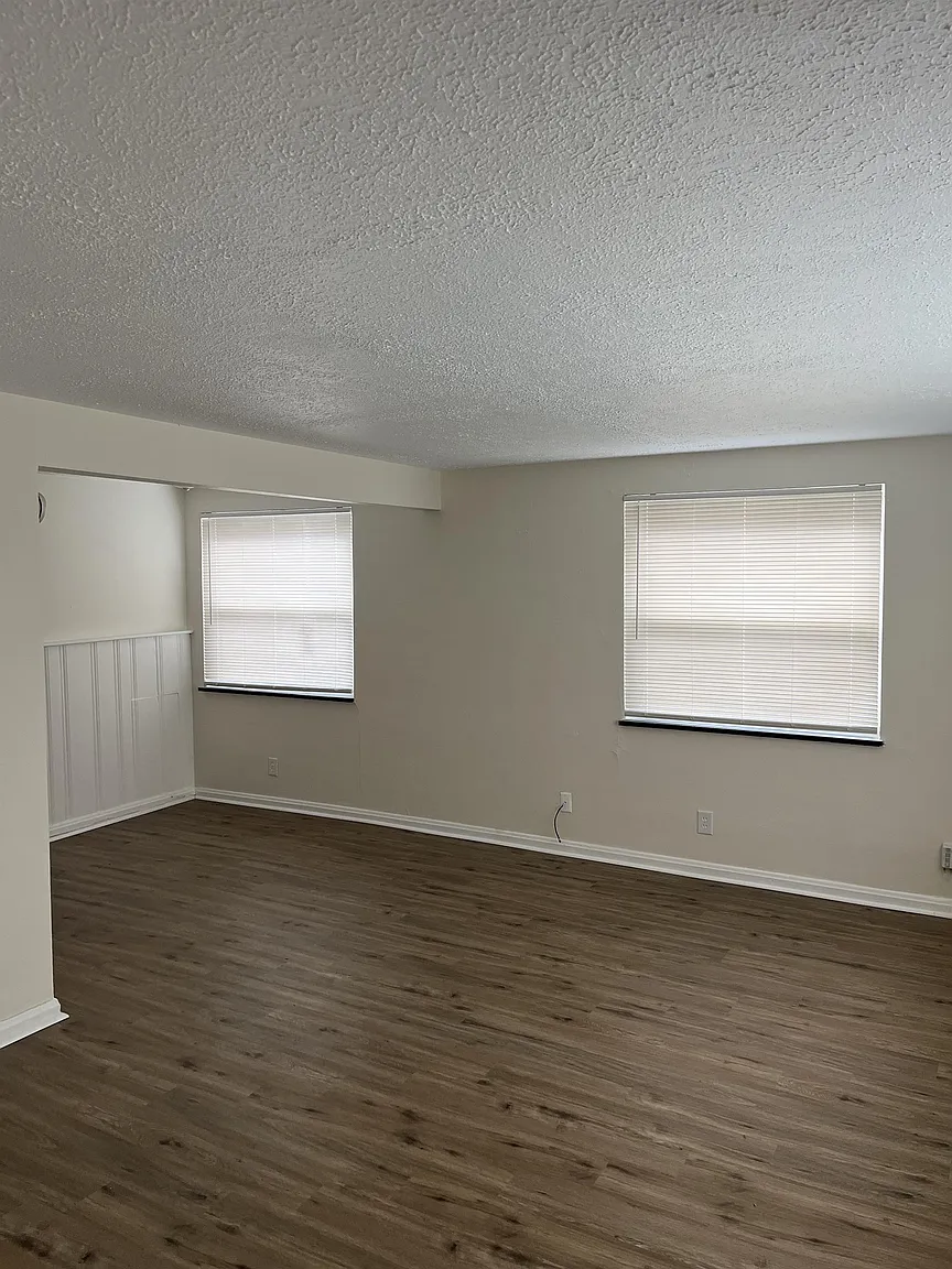 4286 Catalpa Dr APT 2 photo 1
