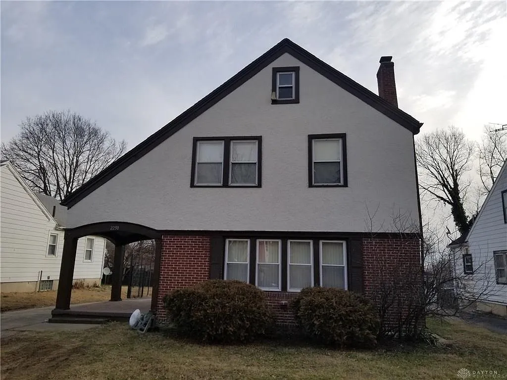 2250 Emerson Ave photo 1