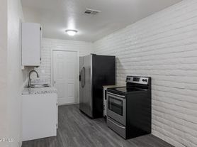 3111 W Jefferson St, Phoenix, AZ