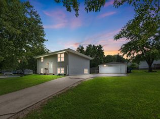 226 Barbara Ln, Steger, IL 60475