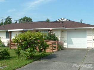 905 Burroughs Ave, Oak Harbor, WA 98277