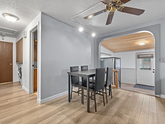 5th image of 2744 Phyllis Cir S