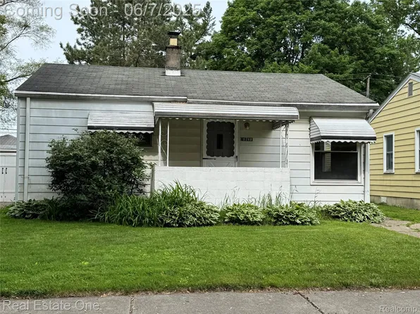 27637 Dartmouth St, Madison Heights, MI 48071