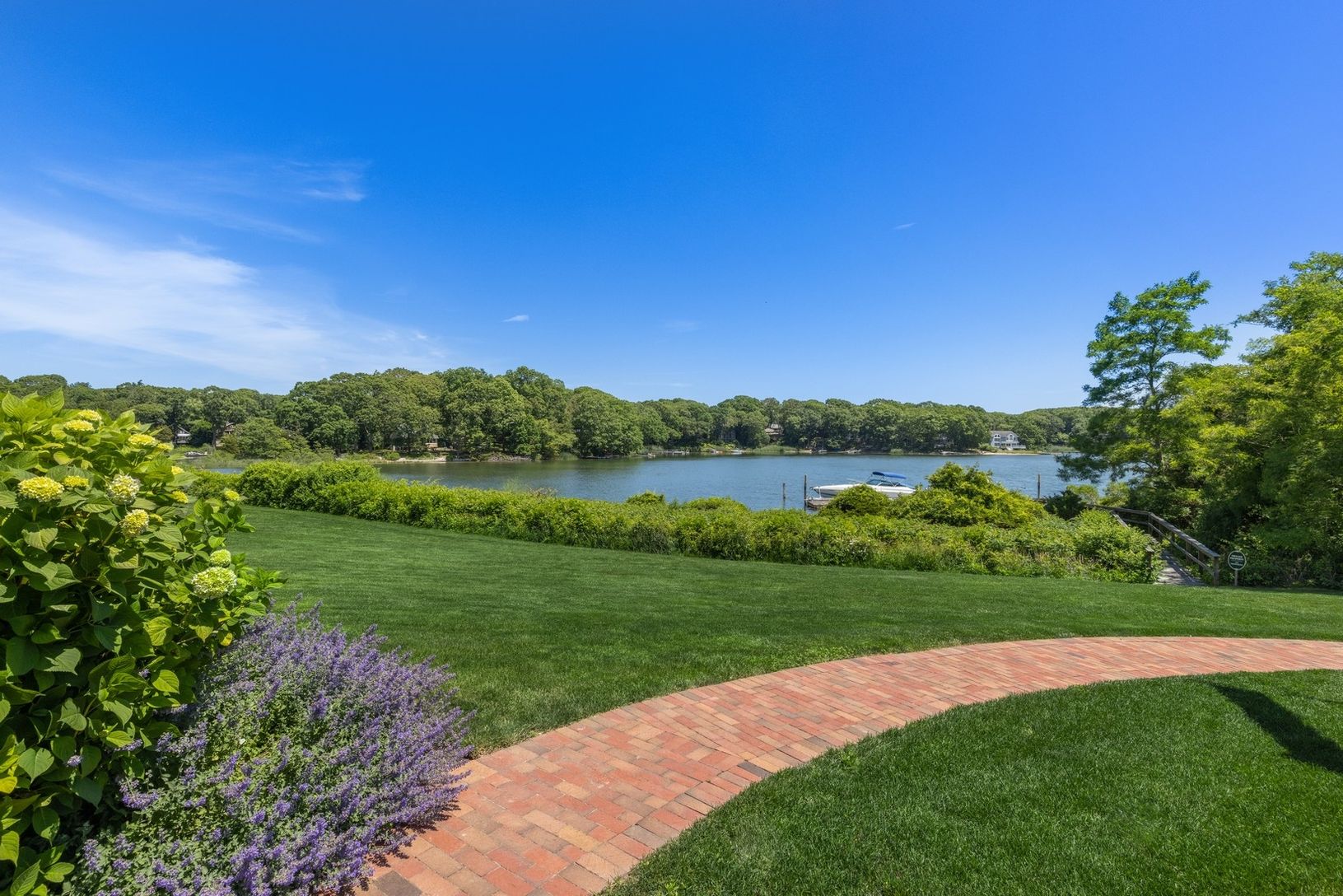  Beautiful Property - Fish Cove