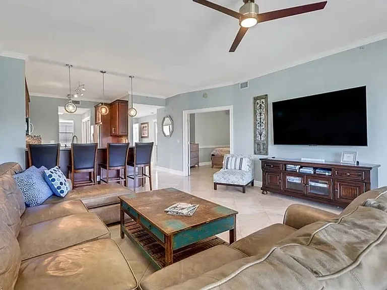 4650 Yacht Harbor Dr #125 — Photo 8