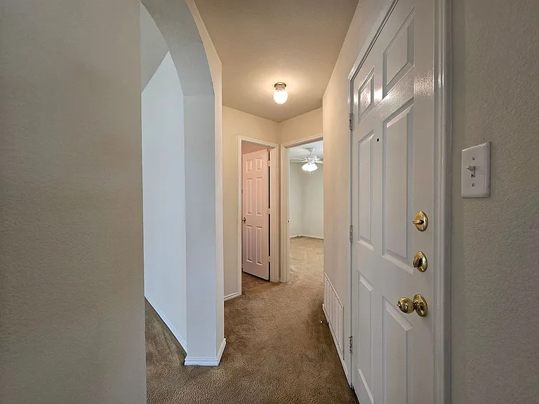 4604 Black Forest Ln — Photo 22