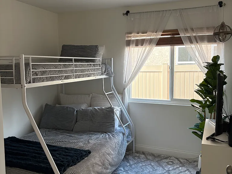 1734 Mount Way — Photo 12