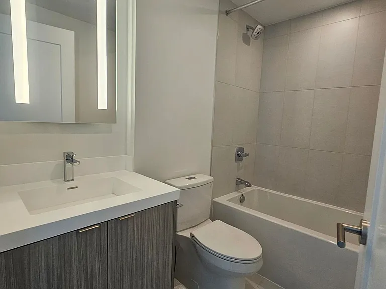 30 Inn On The Park Dr #3307 — Photo 6