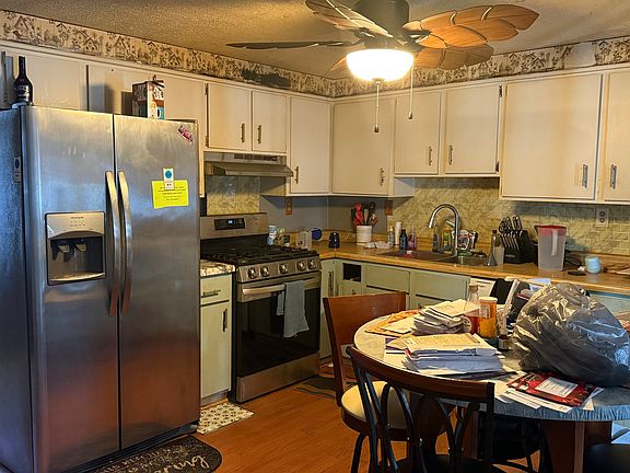 3rd image of 1022 N Jacqualine Ln