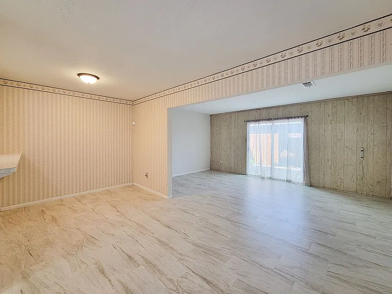 1815 Country Village Blvd — Photo 28