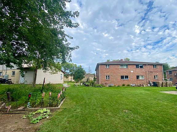 2nd image of 5830 Balsam Rd