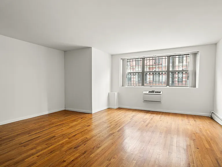 124 E 118th St #1F — Photo 5