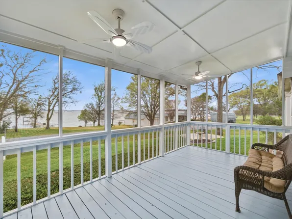 10165 Northlake Cir, Kemp, TX 75143