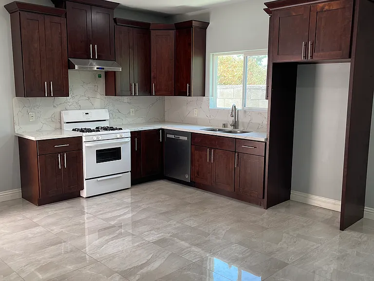 9092 Jennrich Ave — Photo 3