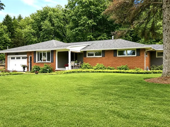 175 Longview Dr, Webster, NY 14580
