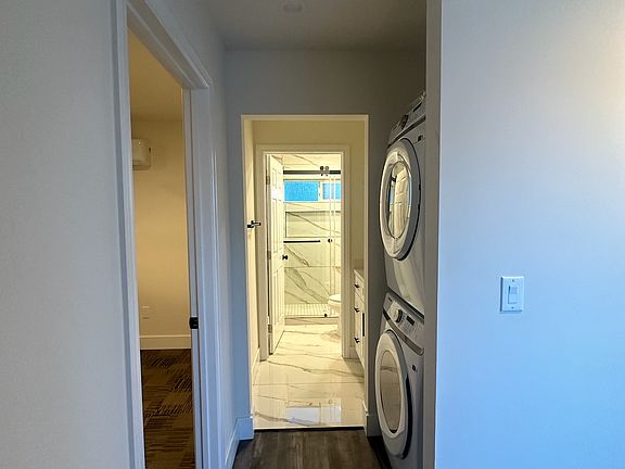 Hallway to bedrooms and bathroom