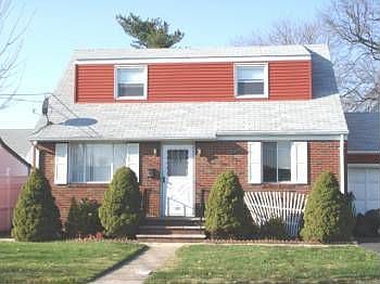 2nd image of 815 4th St